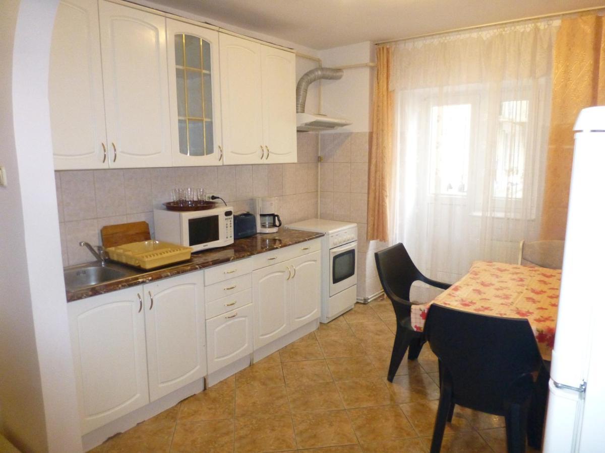 Apartament Zippi Republicii RHBM Baia Mare Cameră foto